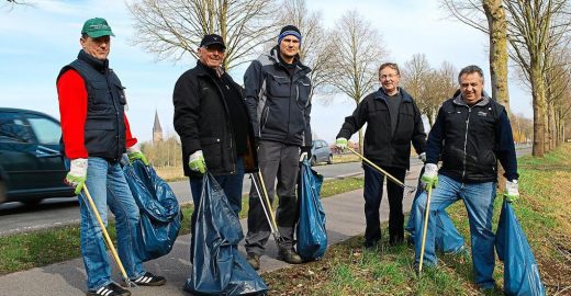 Fleissige-Helfer-haben-Heek-und-Nienborg-vom-Unrat-des-vergangenen-Jahres-befreit_image_1024_width