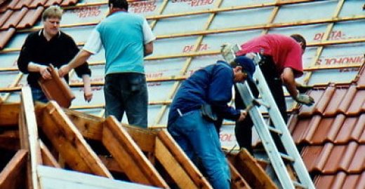 Offiziere_Friedhof-Dachdecken